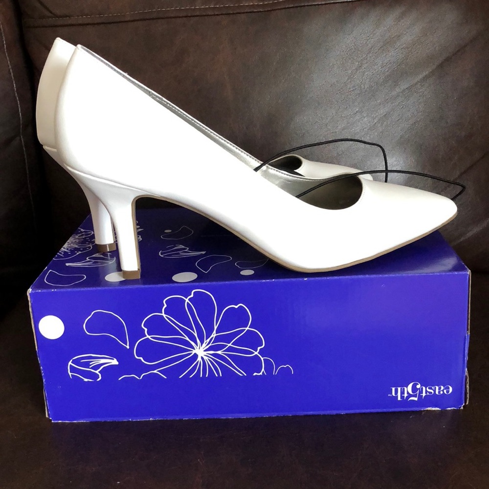East 5th Women's  Dorit Heels White New - Picture 6 of 8